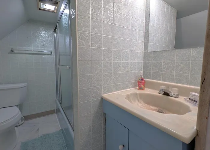 The Avondale Attic Apartment