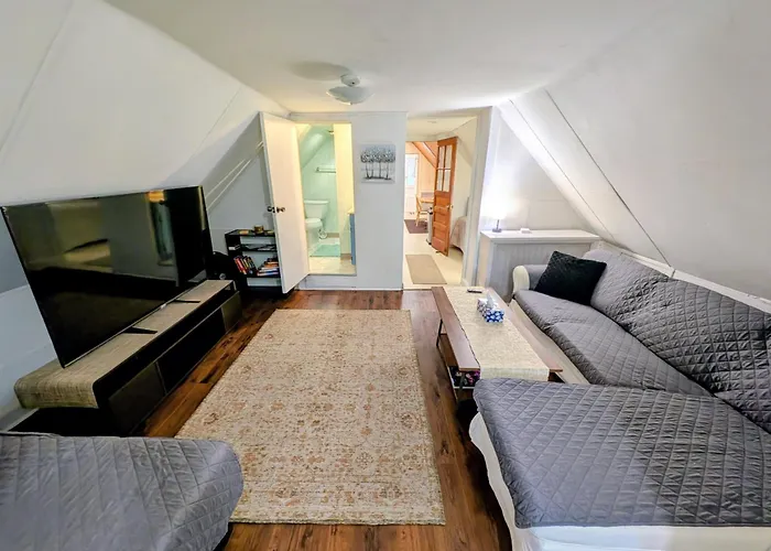 The Avondale Attic Apartment *